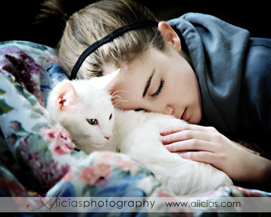 Chicago Professional Photographer...Kitten and girl