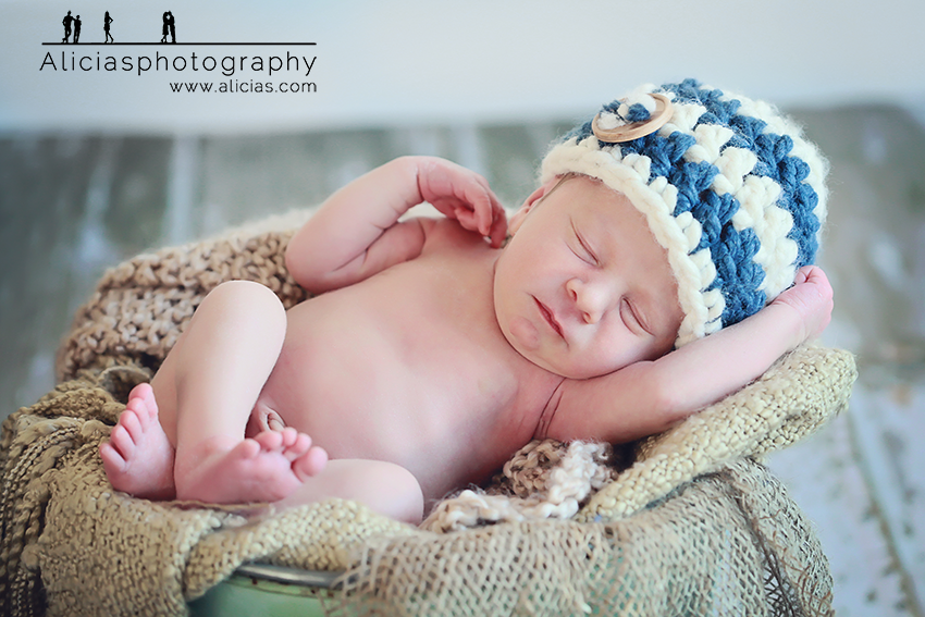 Naperville Yorkville Newborn Photographer Alicia's Photography